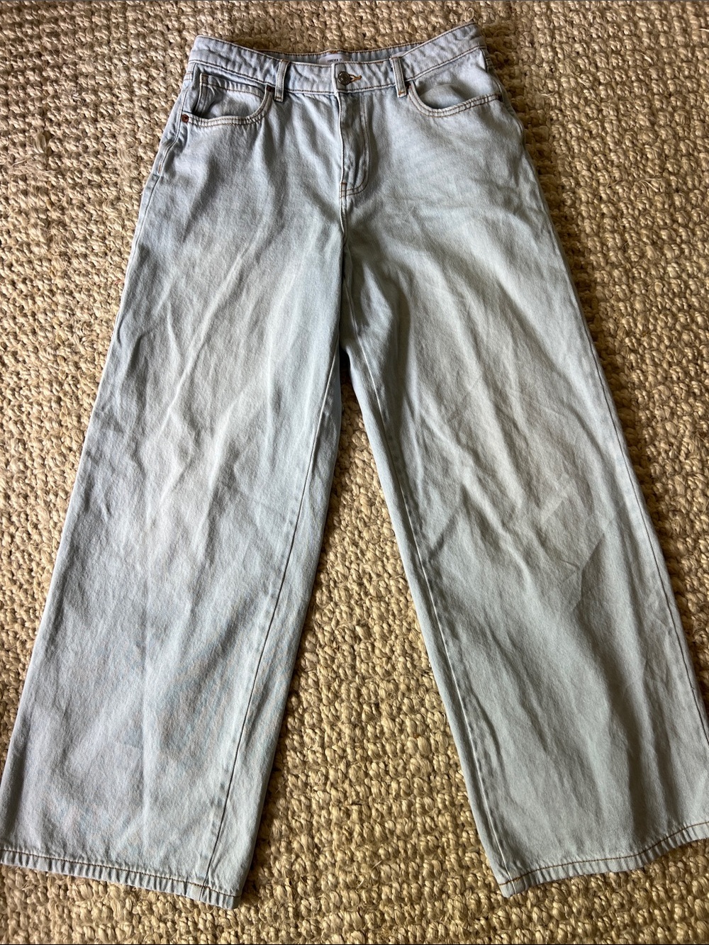 Forever 21 Light Blue Baggy Denim Jeans with Gold Stitching